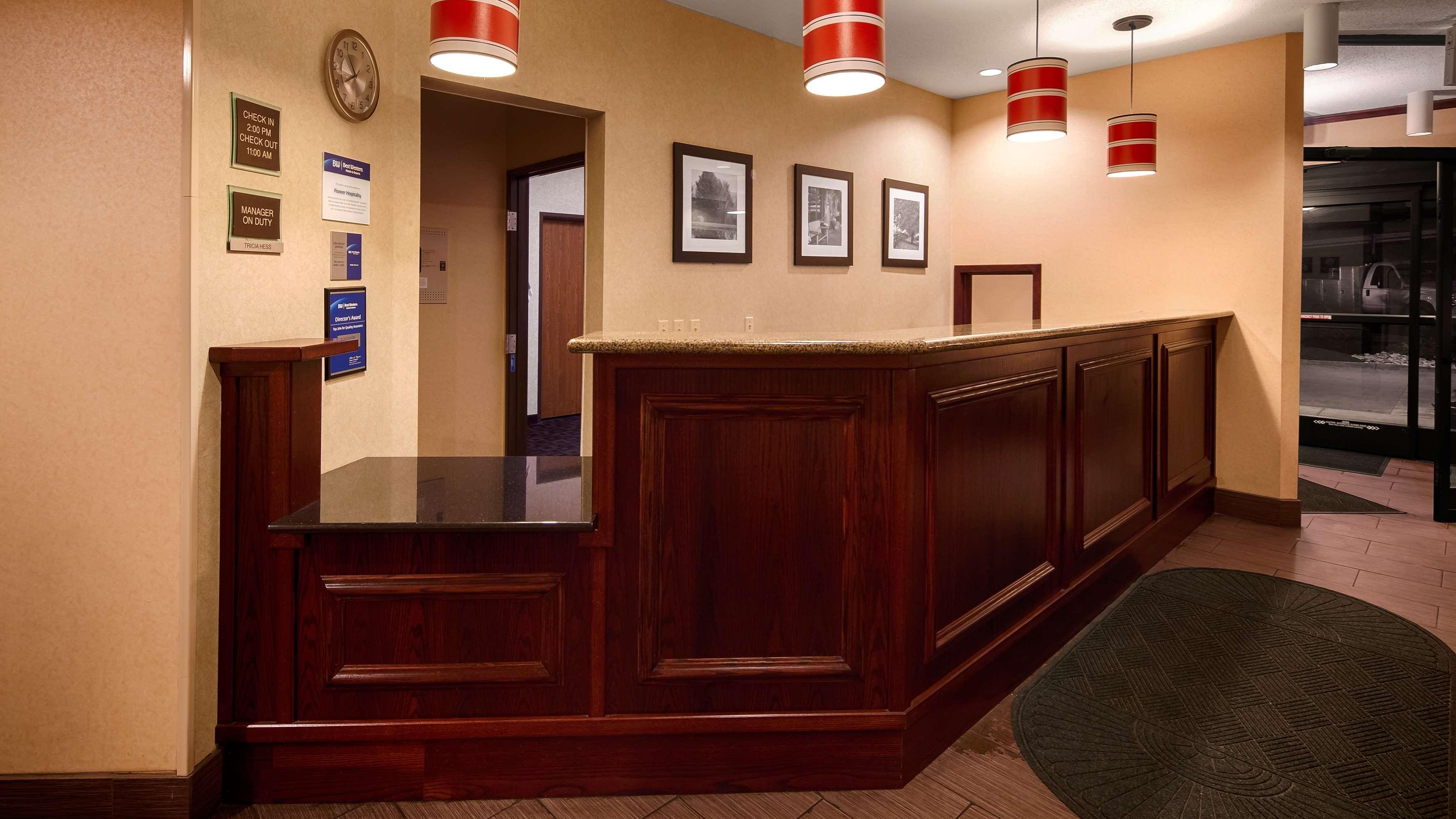 Best Western Plus Executive Inn St. Marys Екстер'єр фото
