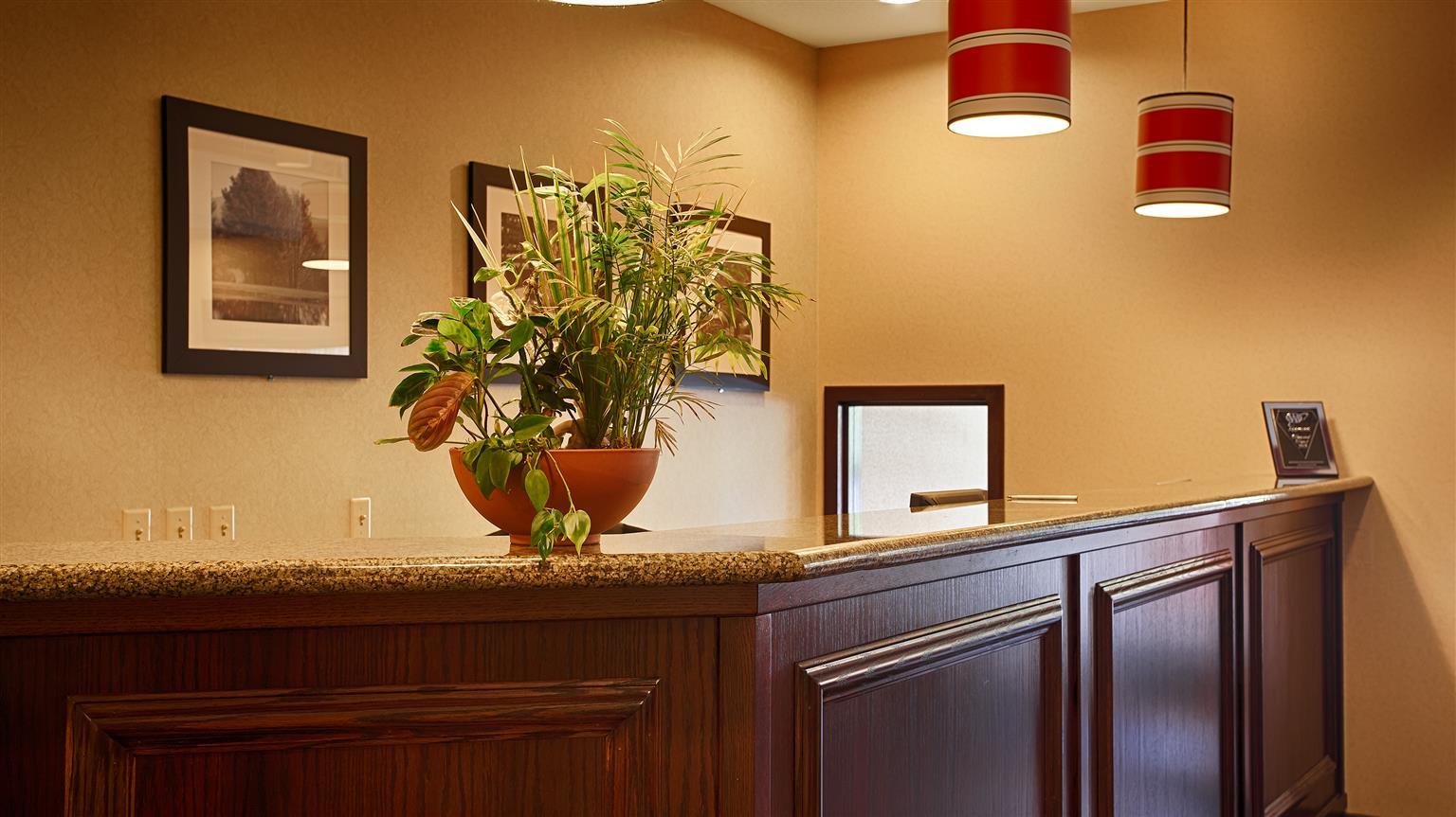 Best Western Plus Executive Inn St. Marys Екстер'єр фото